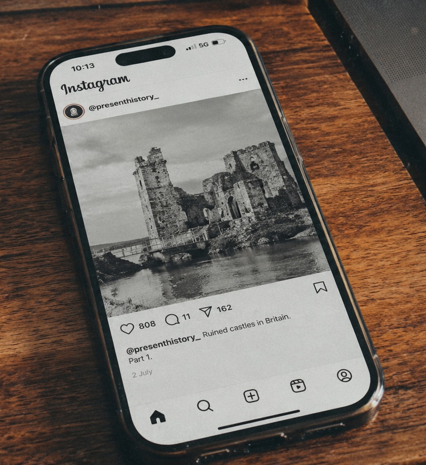 Heritage expertise and social media knowledge